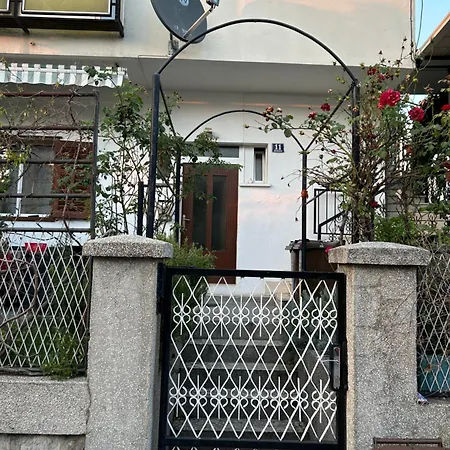 Lu Διαμέρισμα Σπλιτ